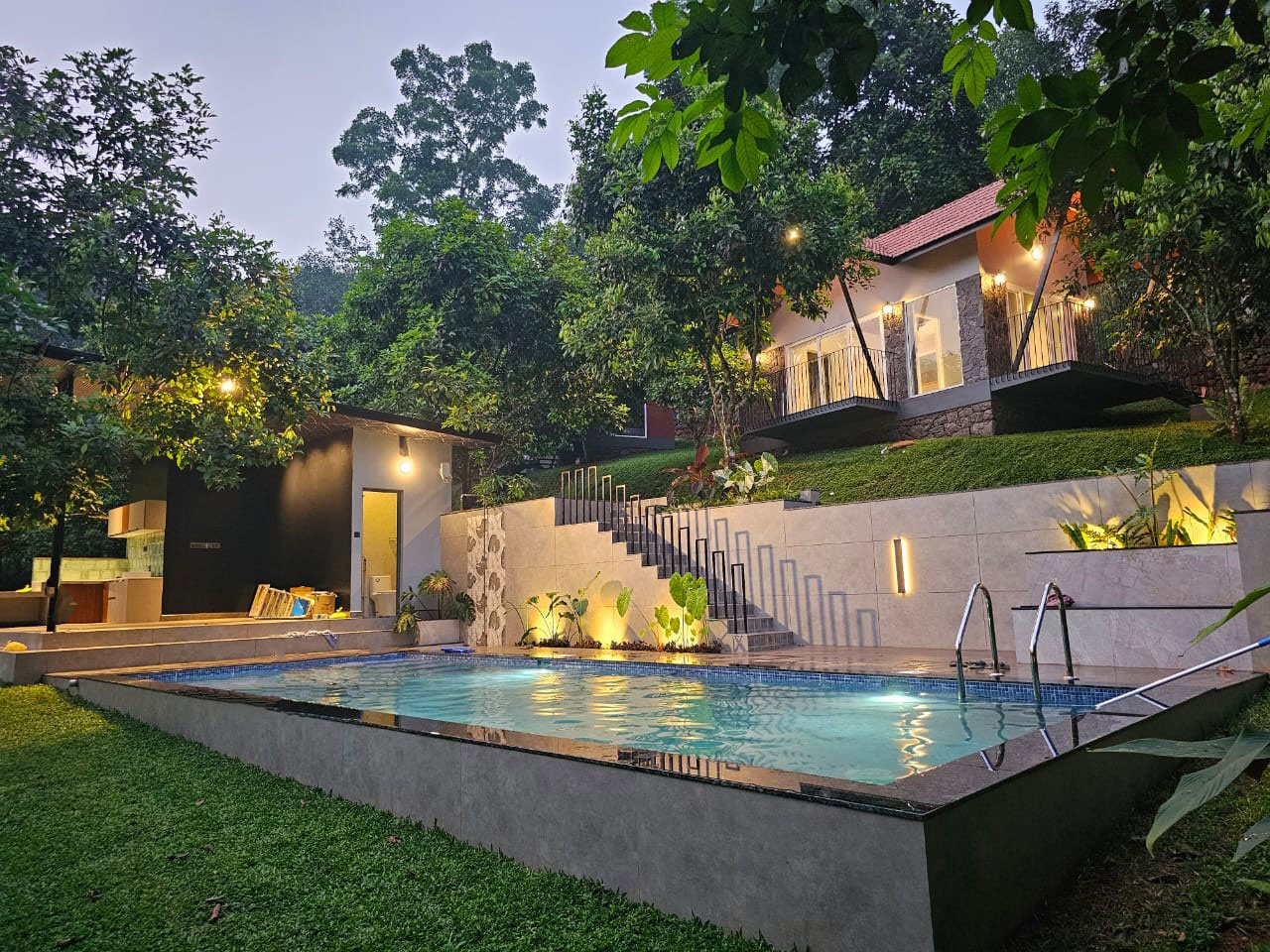 Luxury pool cottage in Thodupuzha